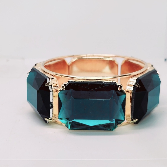 Vintage Chunky Rectangle Emerald Green Large Lucite Cuff Gold Bracelet  Bangle - Picture 6 of 6